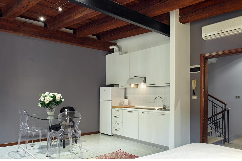 L'Ospite Appartamenti Verona Exterior foto