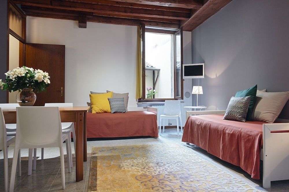 L'Ospite Appartamenti Verona Exterior foto